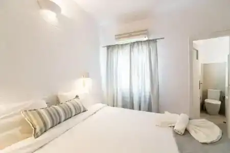 Artemis Suites - 103