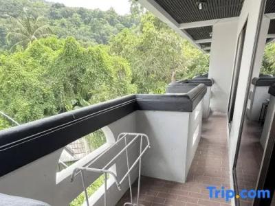 Nr Nanai Patong - 102