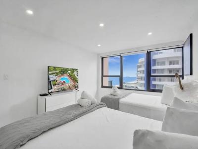 The Alexander All Suites - 290