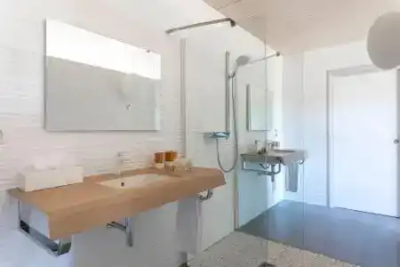 Bien Loin d'Ici Spa b&b - 2