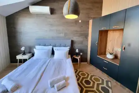 Boutique Entry e - 66