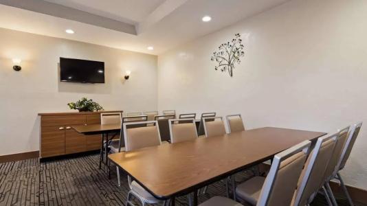 Best Western Royal Sun Inn & Suites - 20