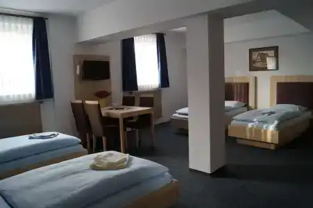Am Vogelsanger Weg - 6