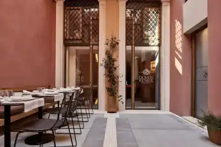 Domus Renier Boutique - Historics Worldwide - 20