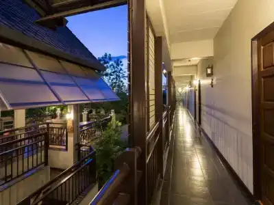 Phaya Inn - 6