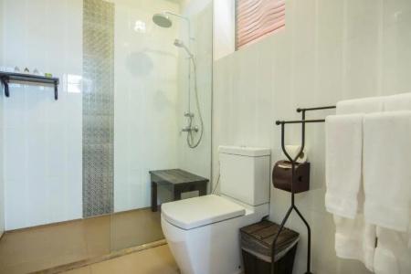 Mane Boutique & Spa - 128