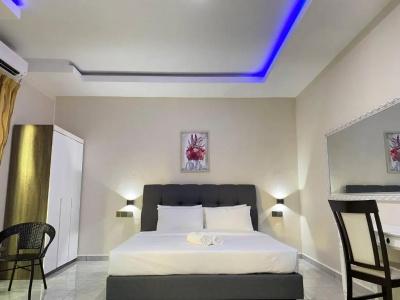 Tokman Inn - 103