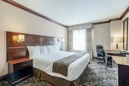 Woodbine & Suites - 30