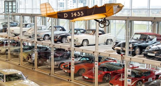 v8 Classic Motorworld Region Stuttgart - 28