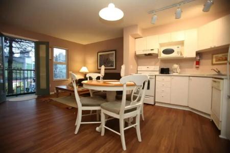 Times Square Suites - 11
