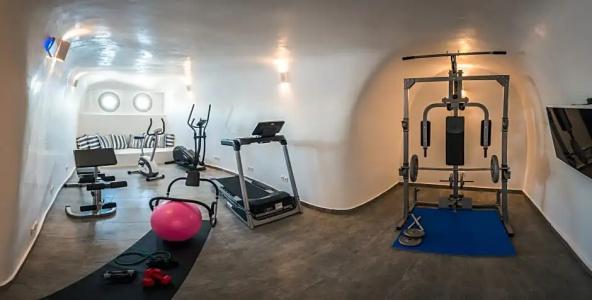 Elite Luxury Suites - 110