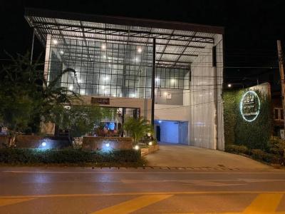 Nornlamphun Boutique - 14