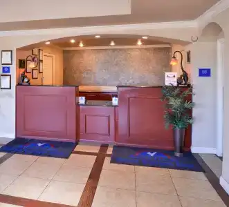 Americas Best Value Inn East - 1