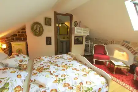 Old Town Youth Hostel - 6