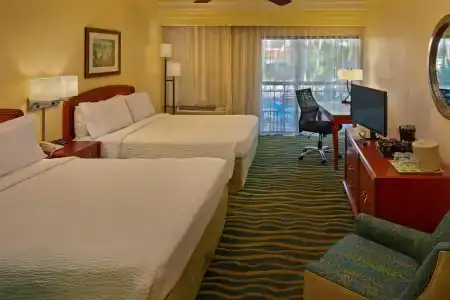 Courtyard by Marriott Waterfront - 3