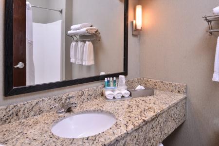 Holiday Inn Expresss & Suites West, An Ihg - 35