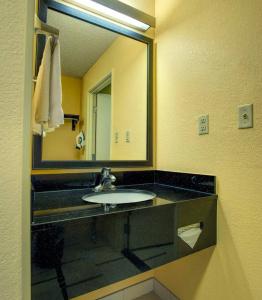 Fairfield Inn by Marriott - 7