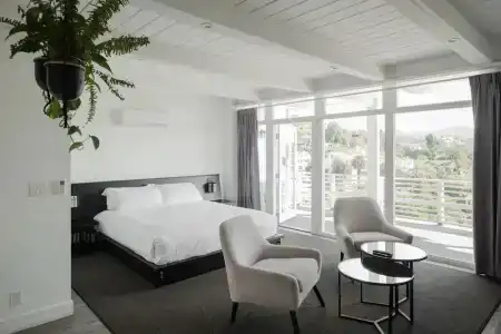 Hollywood Hills - 46