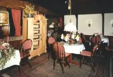 & Restaurant Bei Hölzchen - 12