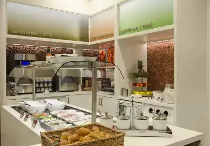 Hampton by Hilton Nürnberg City Center - 10