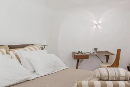 Elite Luxury Suites - 208