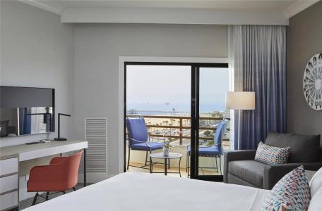 The Waterfront Beach Resort, A Hilton - 55