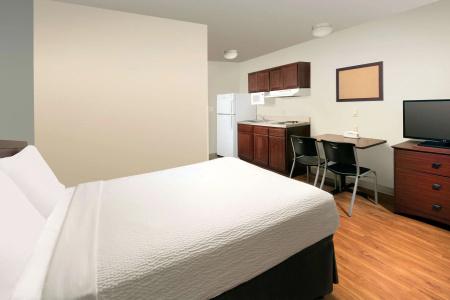 WoodSpring Suites - 32