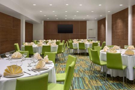 Wyndham Anaheim - 16