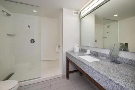 Courtyard by Marriott Downtown - 9