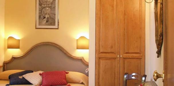 Petit Chateau - 49