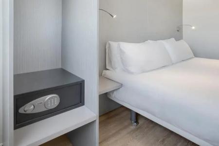 b&b Figueres - 75