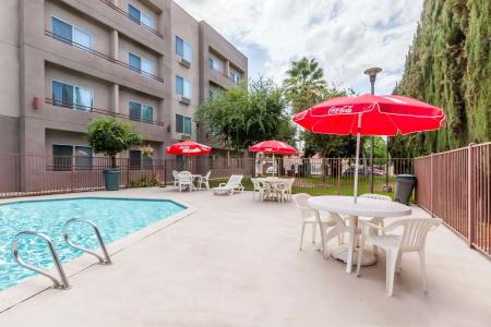 Ramada by Wyndham - 15