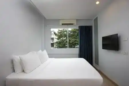 Nantra Silom - 41