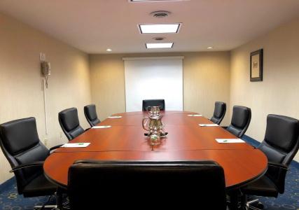 Holiday Inn Macleod Trail South - 19