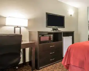 Quality Inn & Suites - 2
