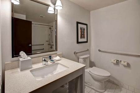 Four Points by Sheraton - 79