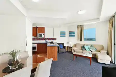 Crystal Bay On The Broadwater - 315