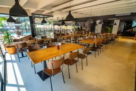 \Cook's Club (Ex Sunpark Marine) - 13