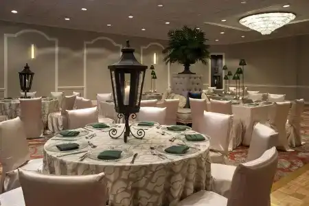 The Whitehall Houston - 21