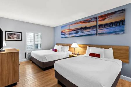 Days Inn & Suites by Wyndham - 79