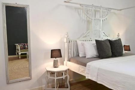 B4 Boutique - 31