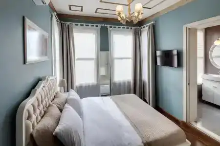 Loka Suites - 25