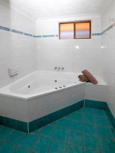 James Street Motor Inn - 59