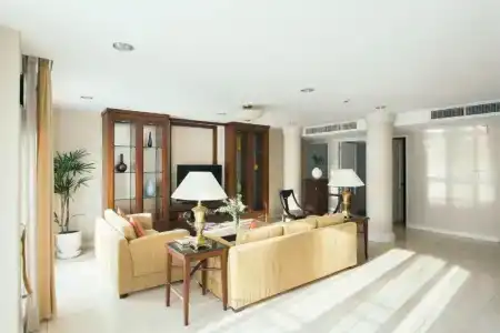 Thomson Residence - 214