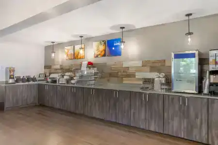 Comfort Suites Airport Nashville - 31
