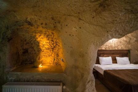 Atilla's Cave - 231