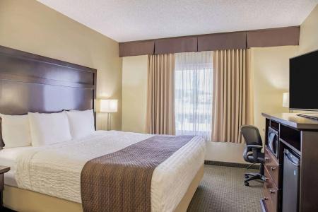Days Inn by Wyndham Conference Centre - 4