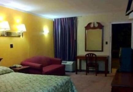 Budget Inn - 3