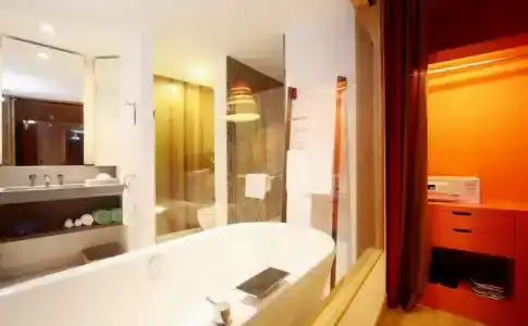 SeaCono Patong Beach Front - 8