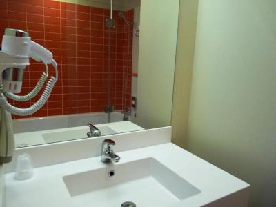 ibis Styles Tours Centre - 82